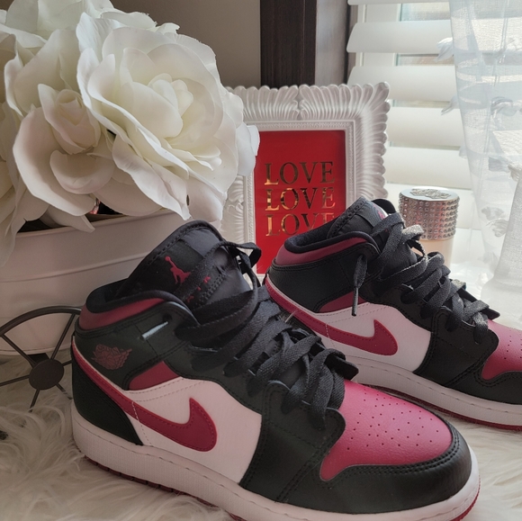 Nike Air Jordan 1 Mid (GS) " bred toe" 5.5 youth - Picture 8 of 13